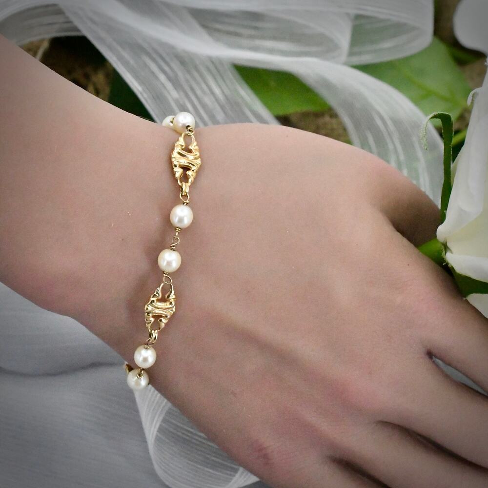 14K Yellow Gold Pearl Station Bracelet Openwork Triomphe Motif 7 Inch 7.83g